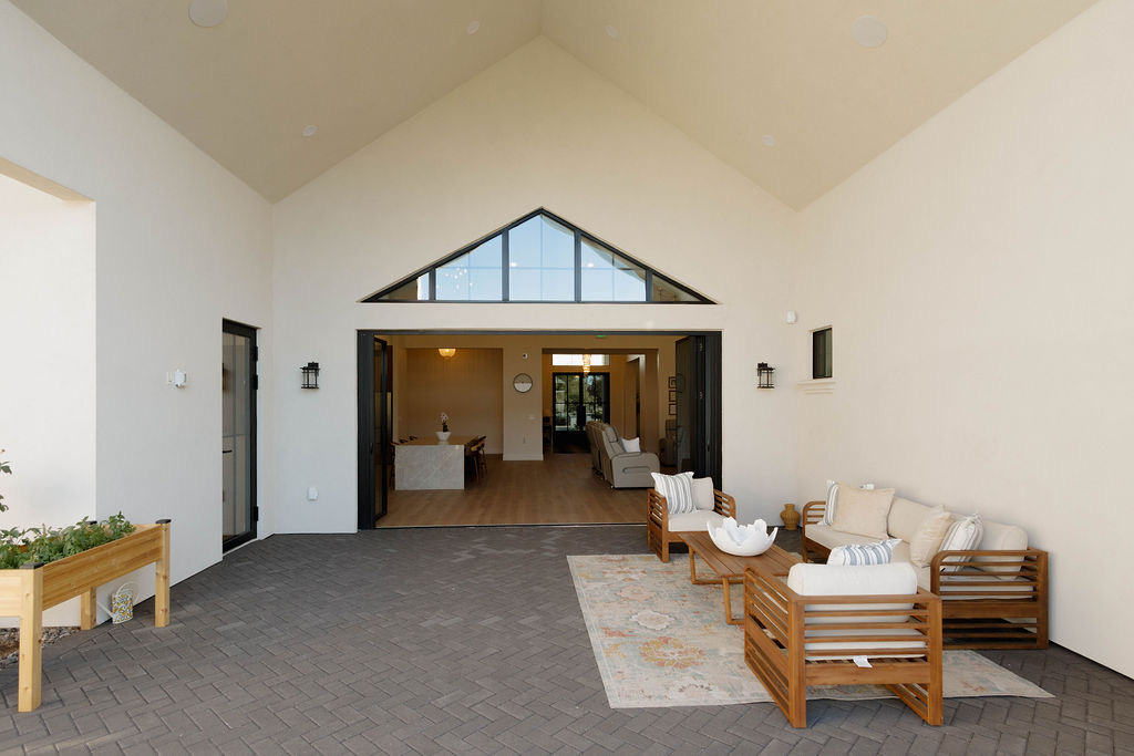 Indoor–Outdoor Living
