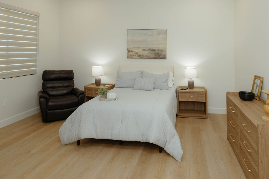 A private master suite at Cactus Acres